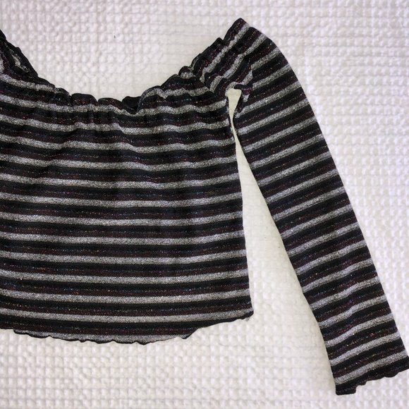 UO Off-The-Shoulder Lettuce-Edge Top - Picture 6 of 10